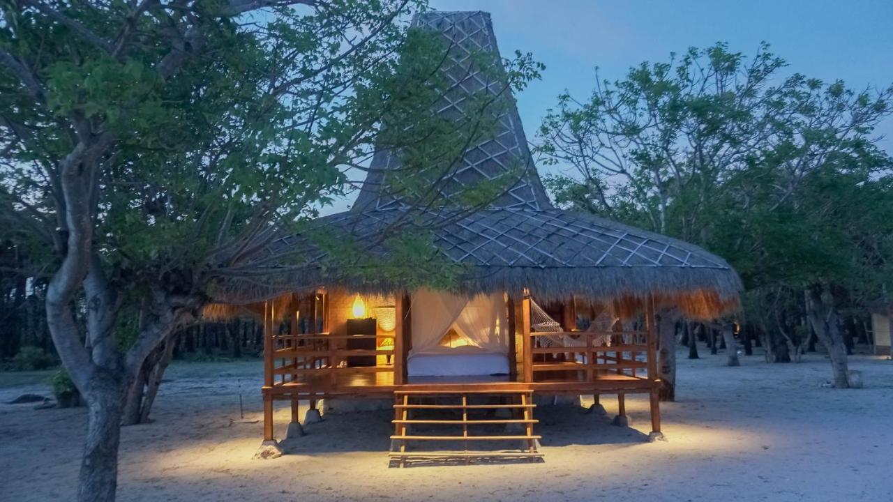 Costa Beach Resort & Club Waingapu Exterior foto