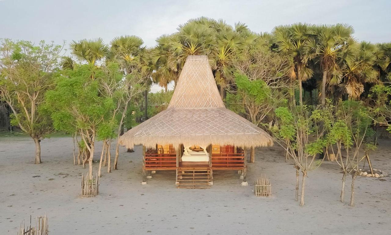 Costa Beach Resort & Club Waingapu Exterior foto